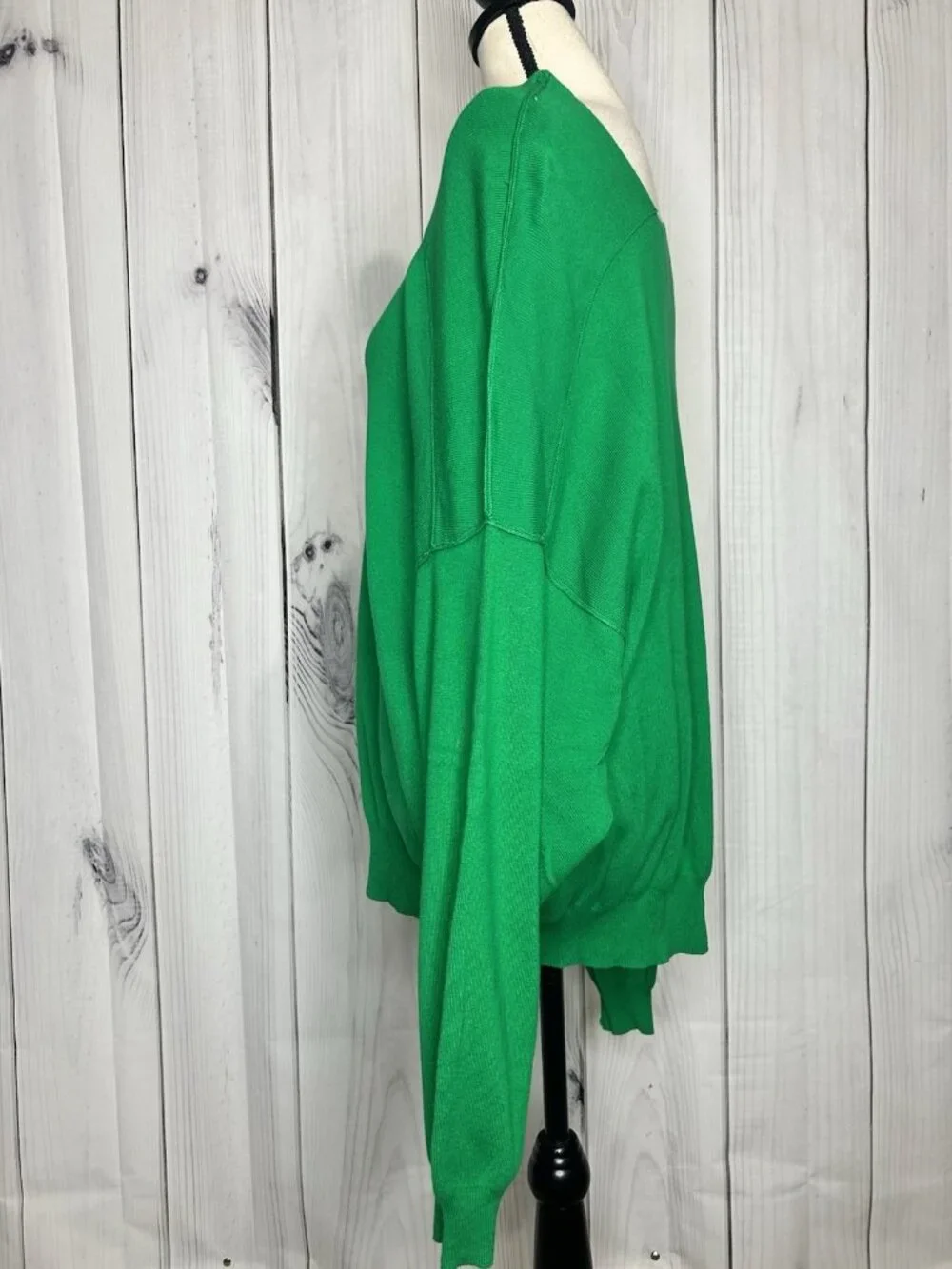 Umgee green neck